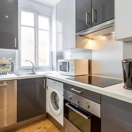 Beautiful In Center Apartment